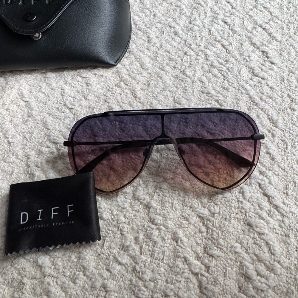 Diff Eyewear Gradient Aviator Sunglasses